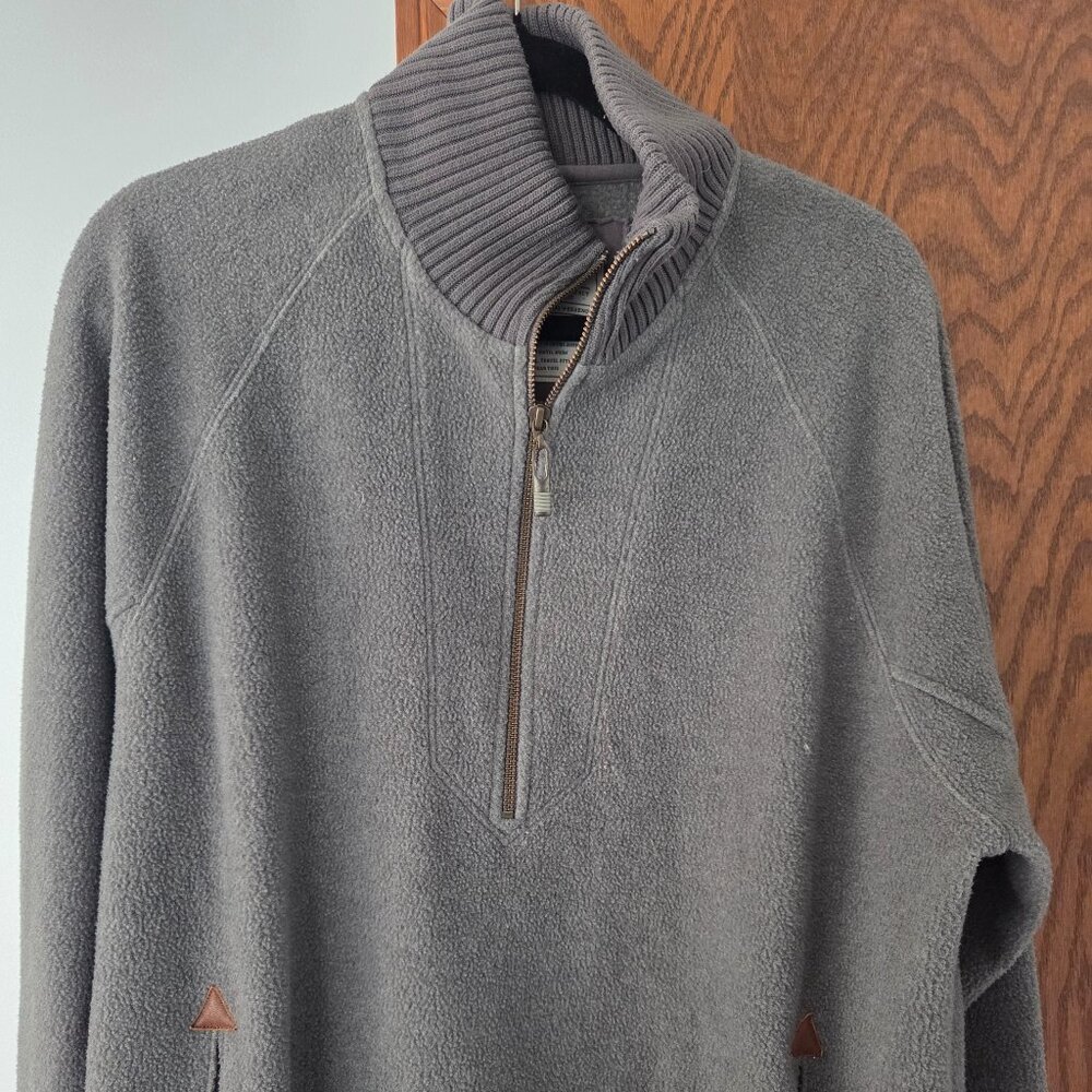 Tommy Bahama  jeans zip up fuzzy sweatshirt .